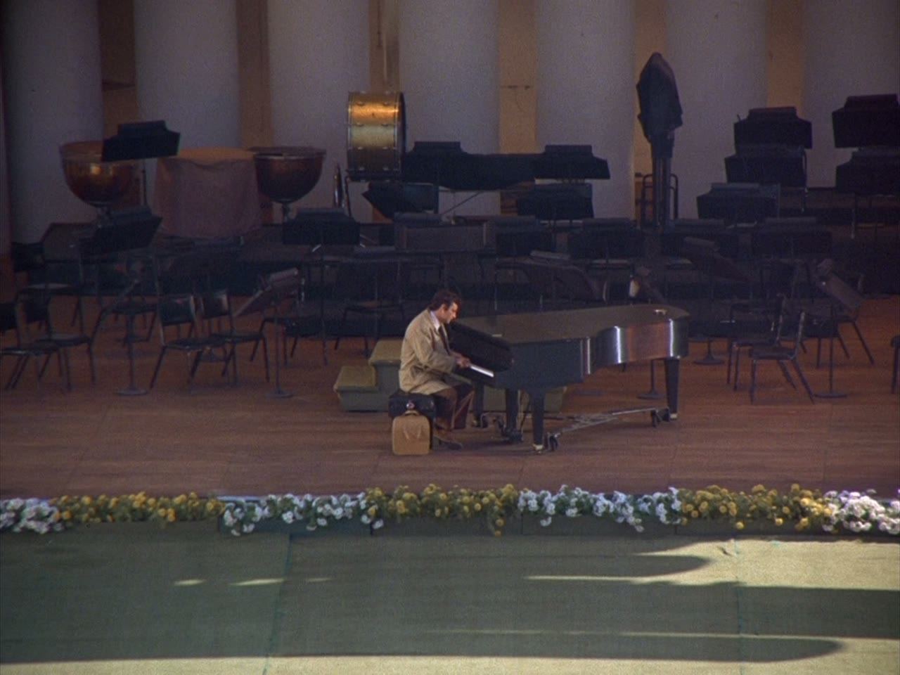 The empty hall before the concert