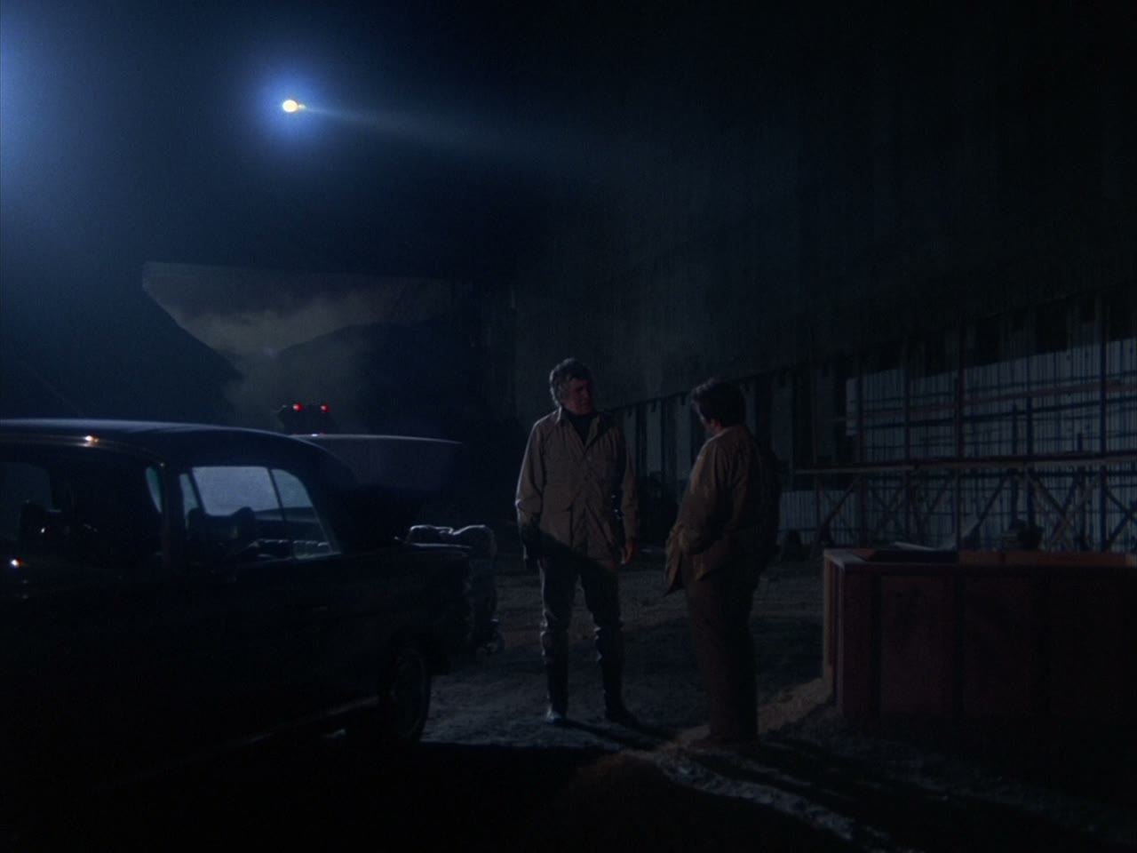 At night the machines arrive: Columbo has decided to dig
