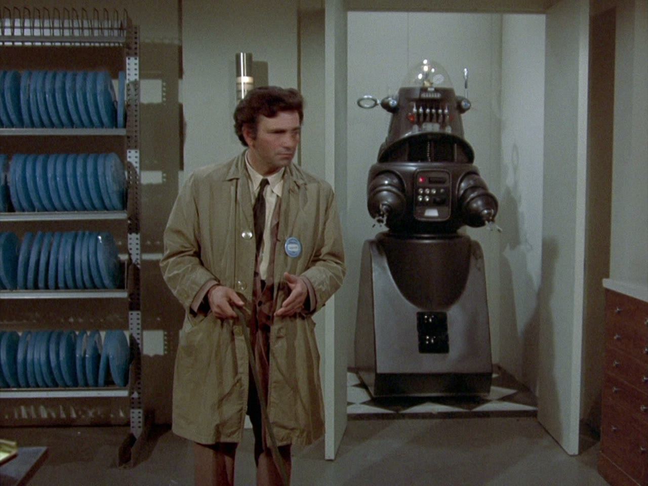 The lieutenant and the robot MM-7: a rare case of Columbo at a loss
